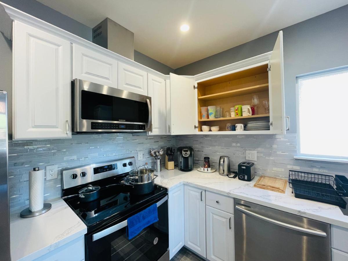 Green Lake 1St Line Home A With Central Air Conditioners Seattle Exteriér fotografie