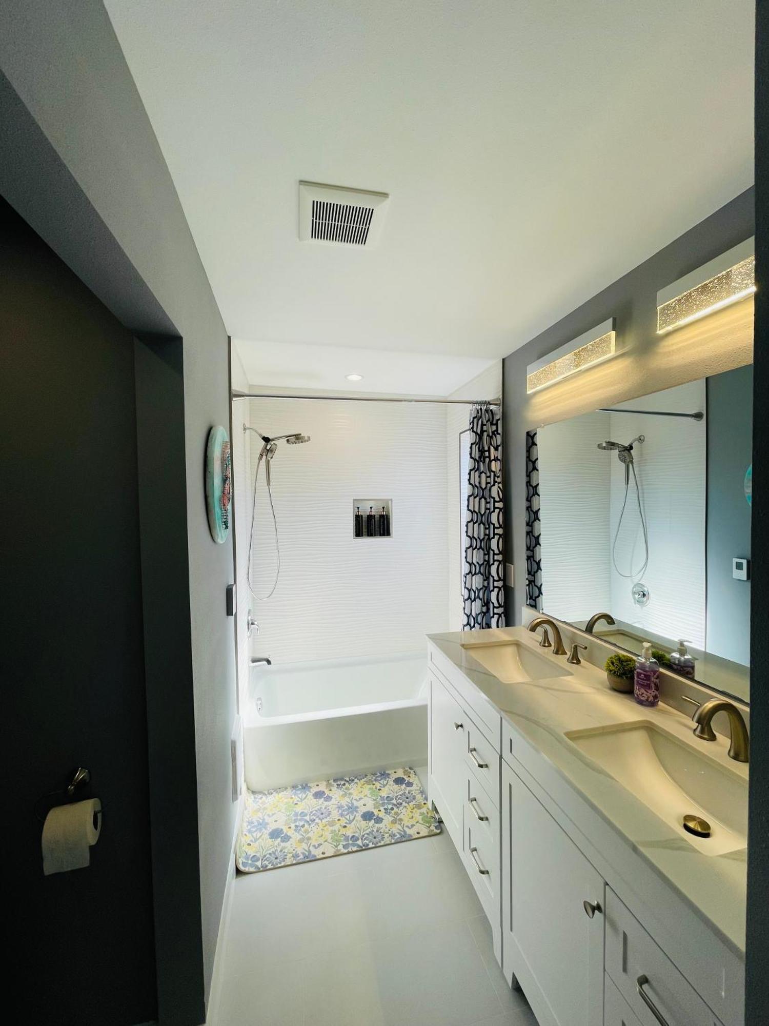 Green Lake 1St Line Home A With Central Air Conditioners Seattle Exteriér fotografie